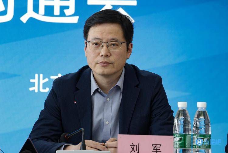 完全乱糟糟的女人